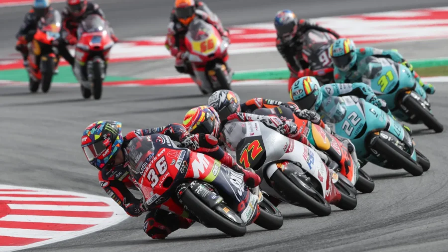 Catalan GP, Ánguel Piqueras wins in Moto3, Daniel Holgado in Moto2