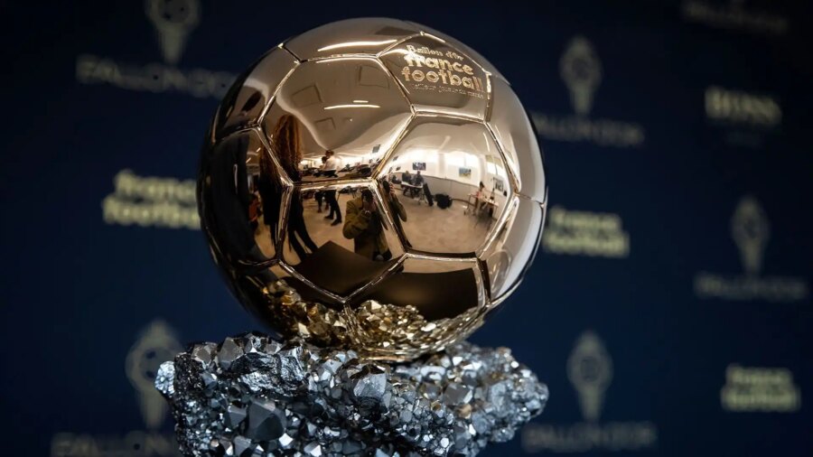 Ballon d&apos;oro is awarded but PSG is busy on the field