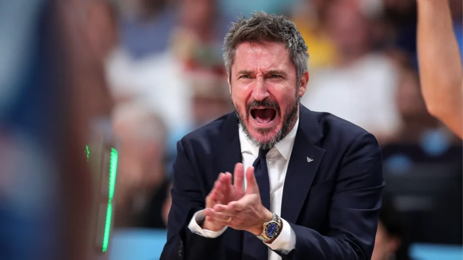 Italbasket knockout, Gianmarco Pozzecco tearfully announces goodbye