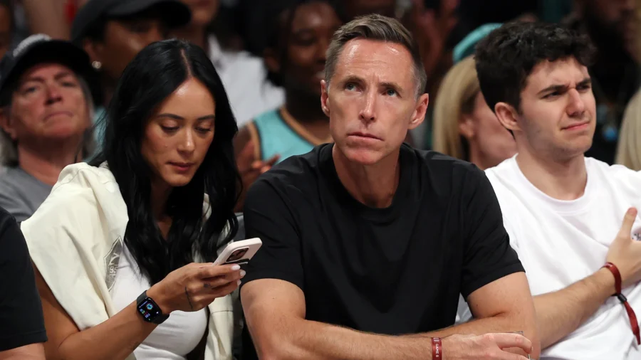 NBA: Steve Nash returns to Phoenix to help out "his" franchise