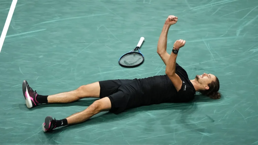 In Paris, Alexander Zverev recovers Daniil Medvedev and moves into semifinal with Jannik Sinner