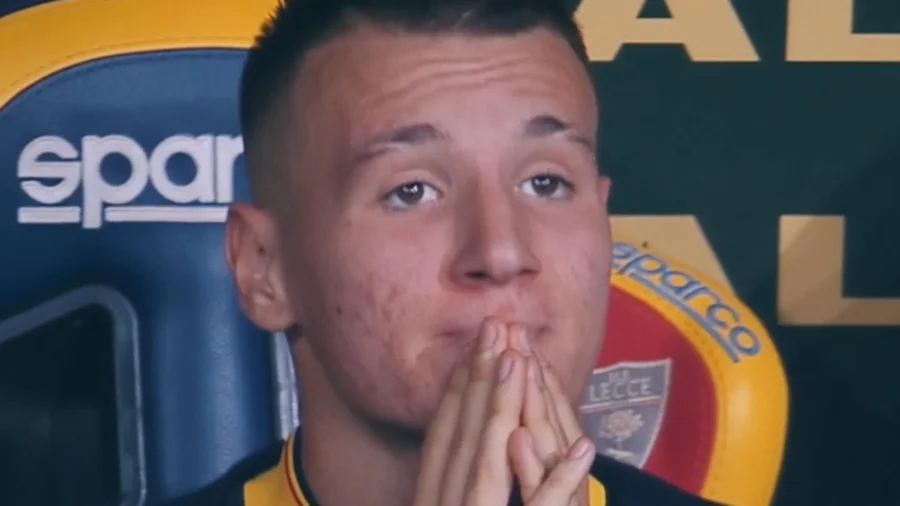 Lecce-Naples: devastated Camarda breaks down in tears after the&apos;mistake