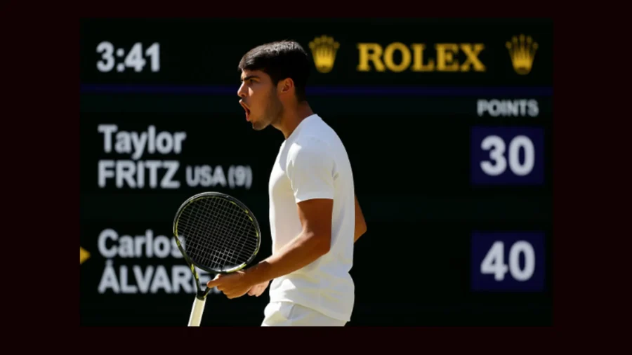 A meme proves Bruno Vespa right: Carlos Alvarez on the court at Wimbledon