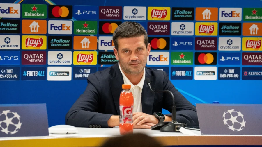 Cristian Chivu tries to plug his mouth but berates Lautaro Martinez