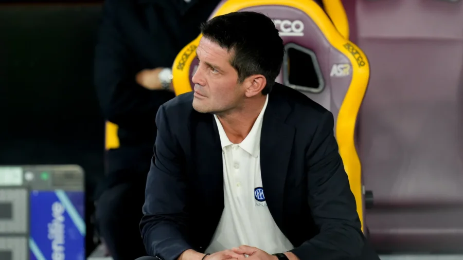 Inter market, clash with Napoli for midfielder