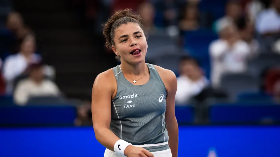 Jasmine Paolini, bad day on serve: ko in Wuhan