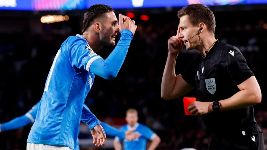 Lorenzo Lucca vents nervousness with a bad gesture: he ends up in the shower