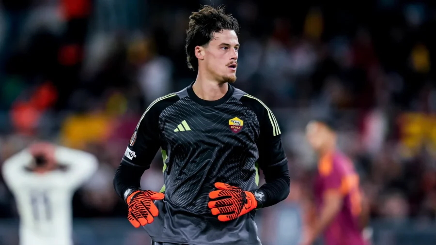 Roma, Mile Svilar challenges the&apos;Inter.