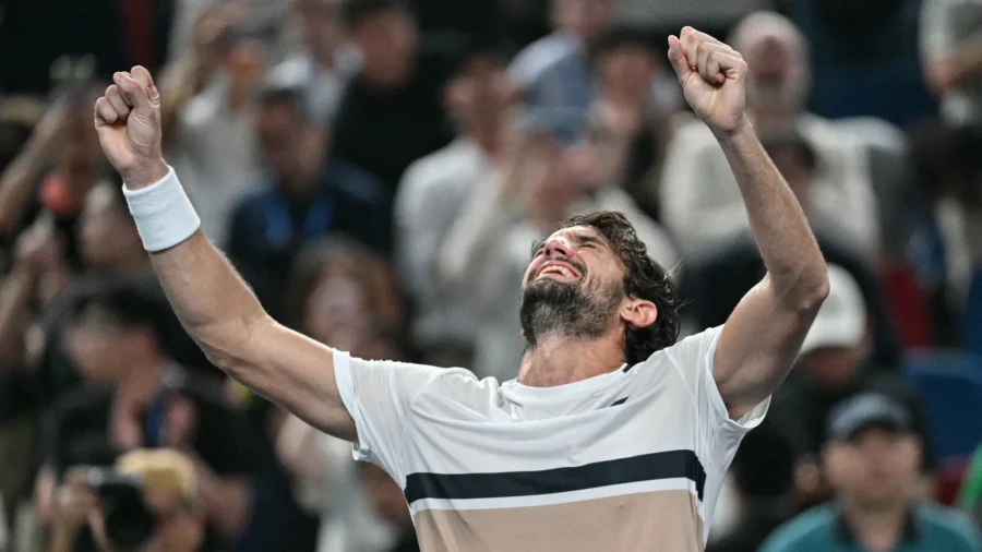 Fairy tale with a happy ending for Valentin Vacherot: triumphs in Shanghai by beating cousin Arthur Rinderknech