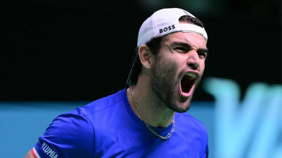 Matteo Berrettini perfect, the Hammer is back! Italy goes ahead against Spain in Davis Cup.