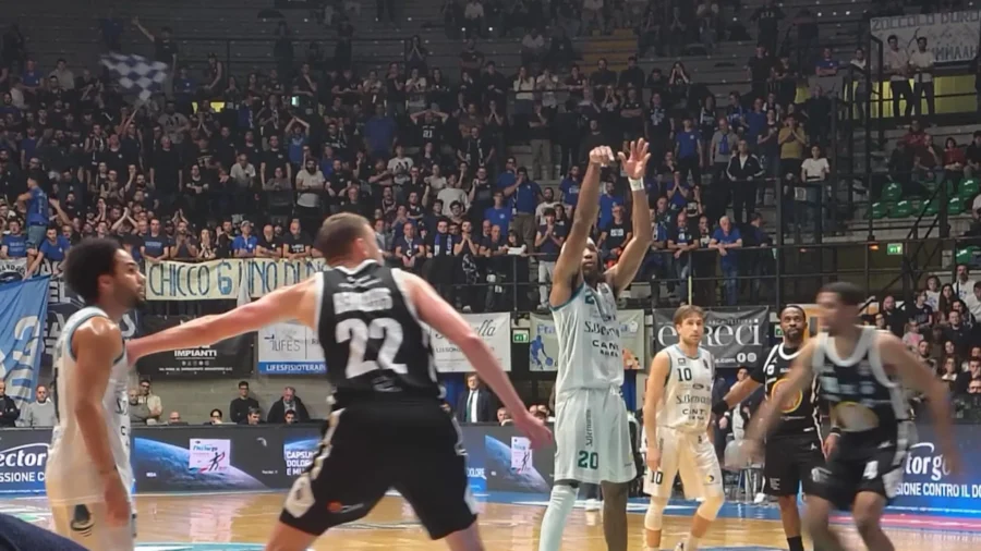 Sneed unmitigated, Cantu takes it after 45 minutes