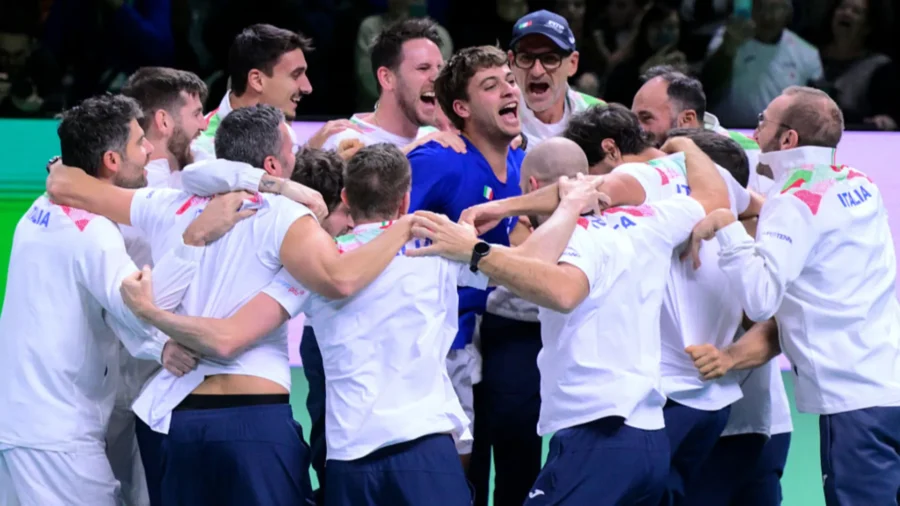 Davis Cup, historic trio in a row for Italy: Flavio Cobolli completes 2-0 win over Spain