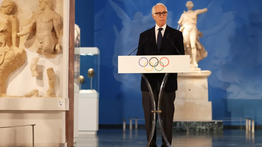 The Olympic flashlight is on its way, Giovanni Malagò celebrates Italy and sport