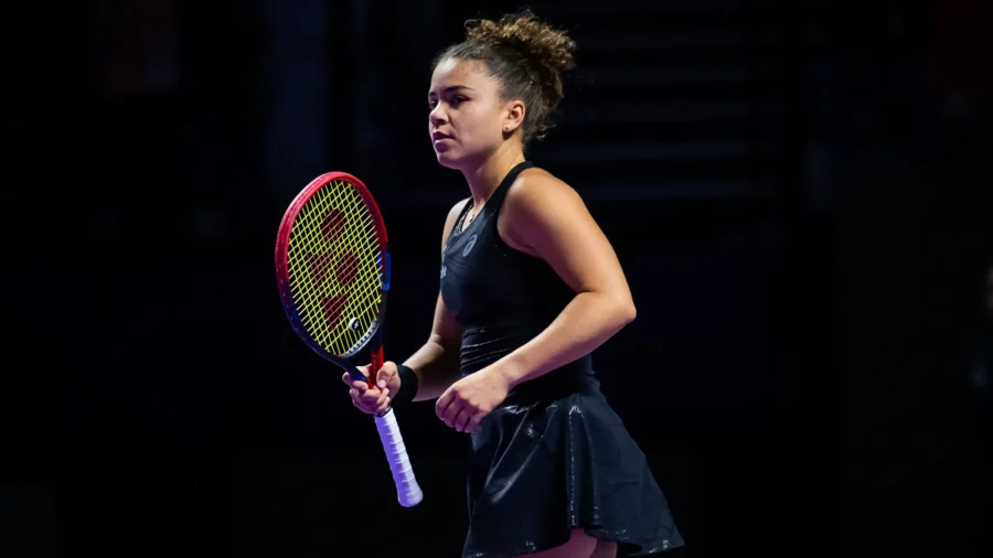 WTA Finals, Aryna Sabalenka too strong for Jasmine Paolini
