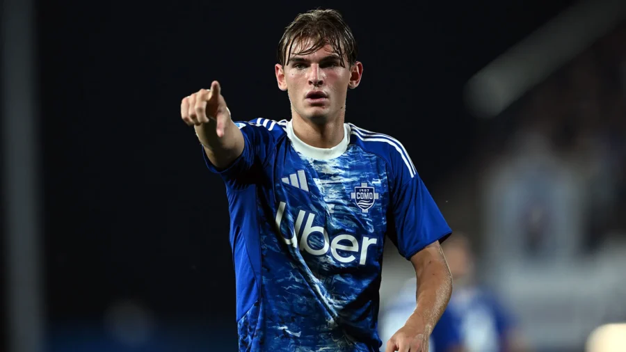 Como market, Cesc Fabregas armors Nico Paz