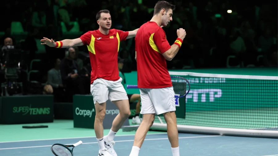 It will be Italy-Spain Davis Cup final: fatal double for Germany