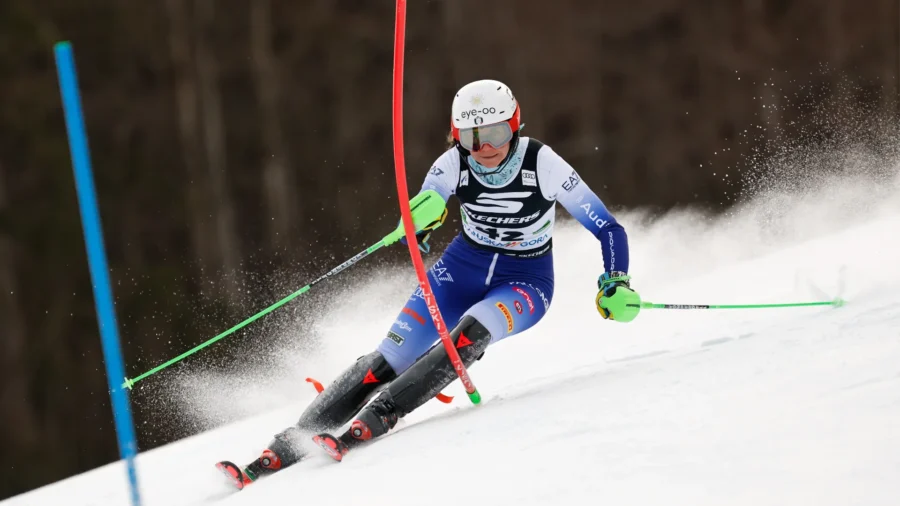 Lucrezia Lorenzi retires, with dedication to the memory of her sister Matilde