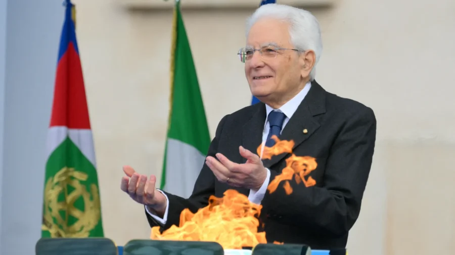Milan Cortina 2026, Sergio Mattarella lights the Olympic brazier